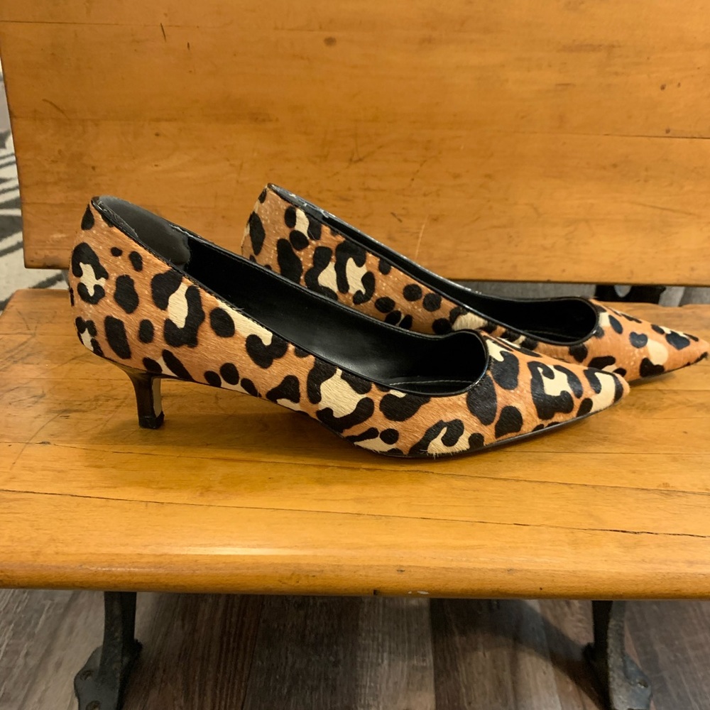 Leopard print cow-hair kitten heels, size 9M, Charles by Charles David